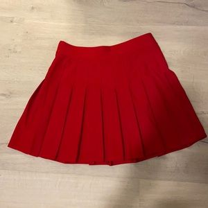 Red pleated tennis skirt!!